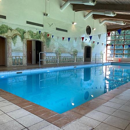 Отель Denham Grove Экстерьер фото